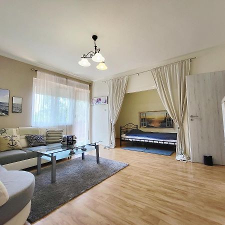 凯斯特海伊Apartman Balaton公寓 外观 照片