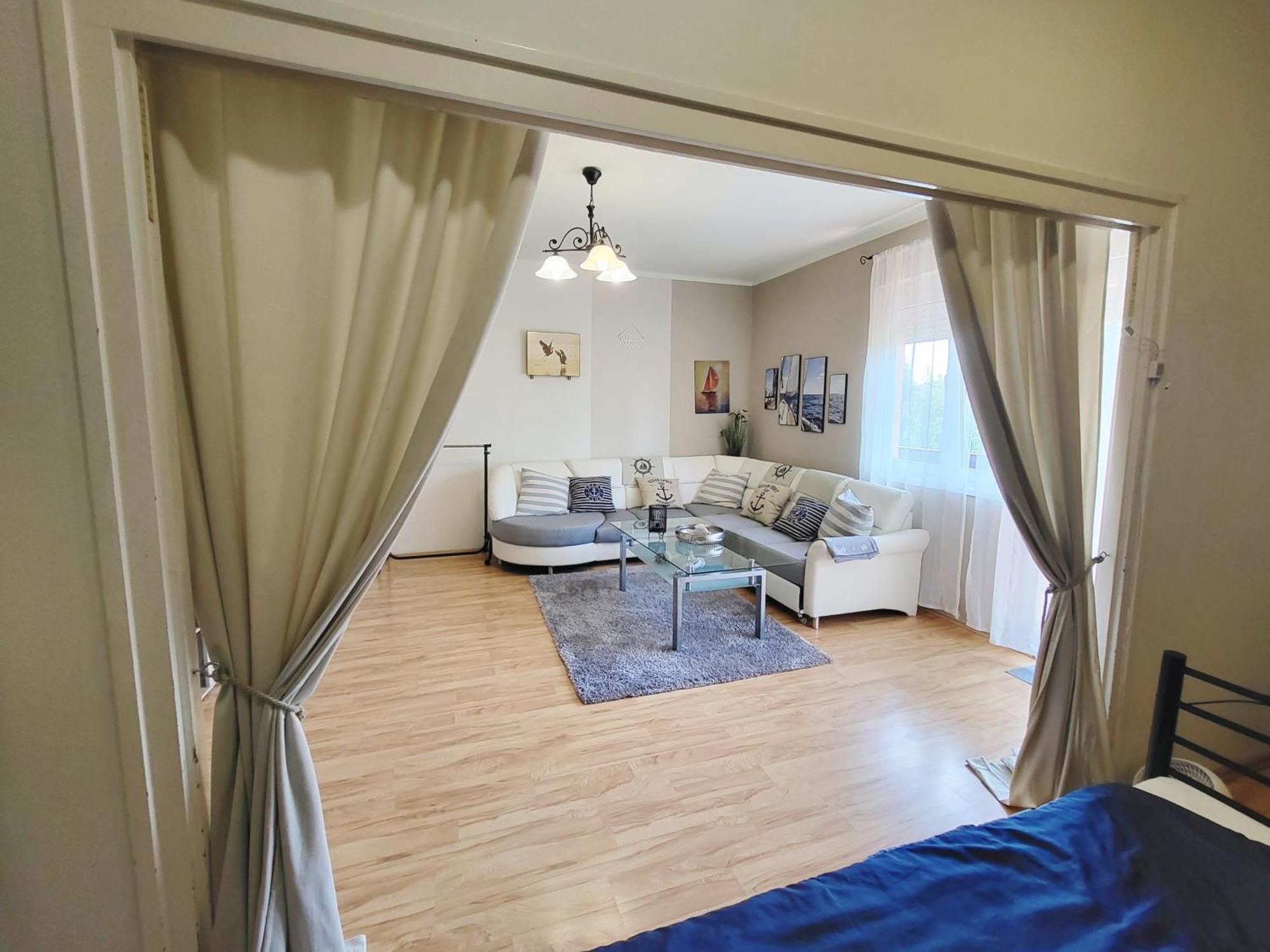 凯斯特海伊Apartman Balaton公寓 外观 照片